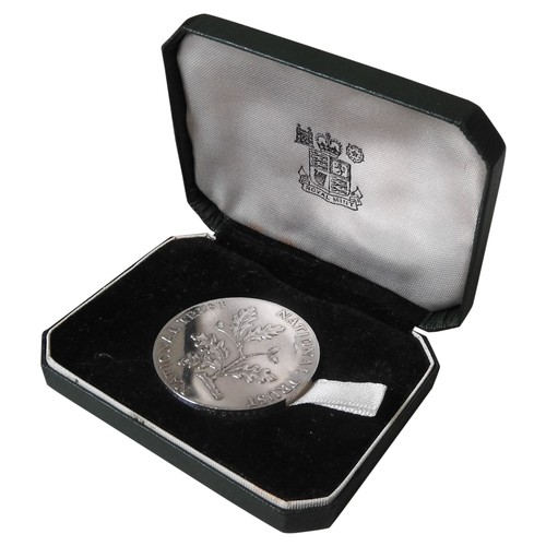 588 - A NATIONAL TRUST SILVER ROYAL MINT SILVER COIN a selection of crowns including Jubilee, Charles... 