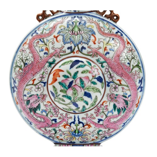 251 - RARE IMPERIAL FAMILLE ROSE ‘DRAGON’ MOONFLASK, BIANHUQIANLONG BLUE SEAL MARK AND OF THE PERIODthe fl... 