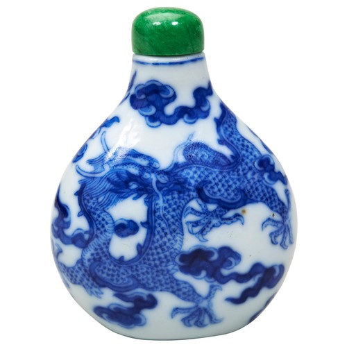 311 - BLUE AND WHITE 'DRAGON' SNUFF BOTTLEIMPERIAL KILNS, JINGDEZHEN, DAOGUANG FOUR CHARACTER MARK AND OF ... 