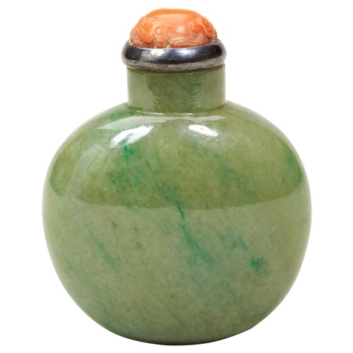 326 - GOOD JADEITE SNUFF BOTTLEQING DYNASTY, 19TH CENTURYof compressed spherical form with a Chilong carve... 