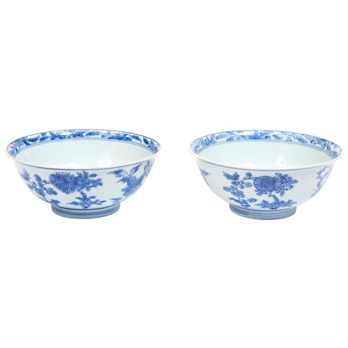 190 - PAIR OF BLUE AND WHITE 'FLORAL' BOWLSSHUNZHI / KANGXI PERIODdecorated in tones of underglaze blue wi... 