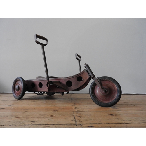 314 - A VINTAGE CONTINENTAL CHILD'S HAND OPERATED TRICYCLE, approx 45 x 100 x 30 cm