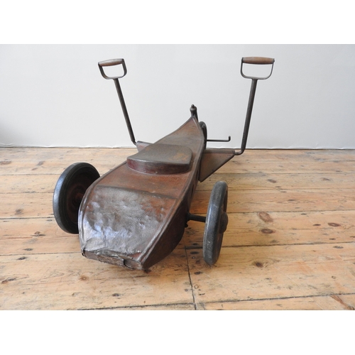 314 - A VINTAGE CONTINENTAL CHILD'S HAND OPERATED TRICYCLE, approx 45 x 100 x 30 cm