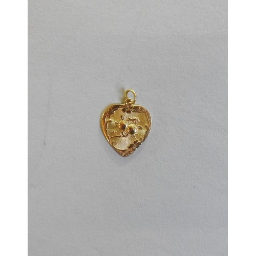 383 - A CHINESE DECORATED HEART SHAPED GOLD FOB, 18ct gold (possibly 22ct gold), engine turned engraved de... 