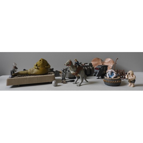 318 - A LARGE QUANTITY OF STAR WARS FIGURES, VEHICLES AND ACCESSORIES, predominantly from 'A New Hope', 'E... 