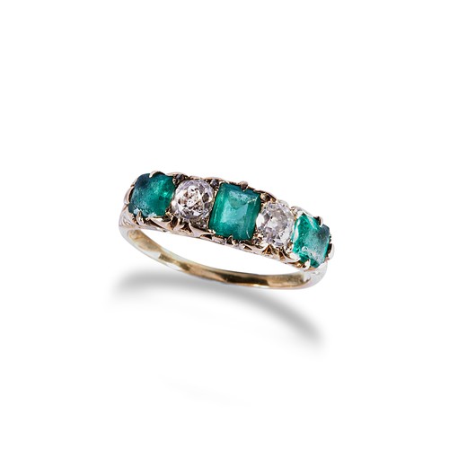 142 - AN EMERALD AND DIAMOND FIVE STONE RING,CIRCA 1890set with a central emerald cut emerald and two squa... 