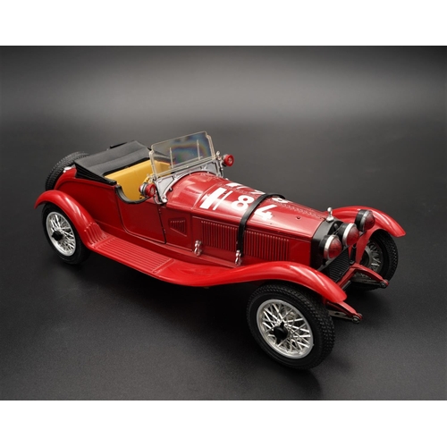 257 - 1930 ALFA-ROMEO 1750GS SPIDER - NUVOLARI #84  Diecast metal with plastic components.