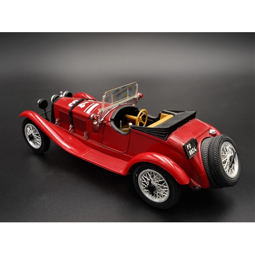 257 - 1930 ALFA-ROMEO 1750GS SPIDER - NUVOLARI #84  Diecast metal with plastic components.