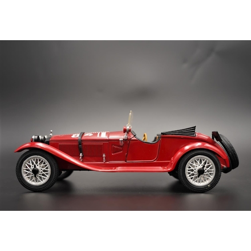 257 - 1930 ALFA-ROMEO 1750GS SPIDER - NUVOLARI #84  Diecast metal with plastic components.