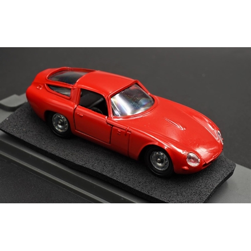 333 - ALFA-ROMEO TZ1 BY VEREM  Diecast metal with plastic components.