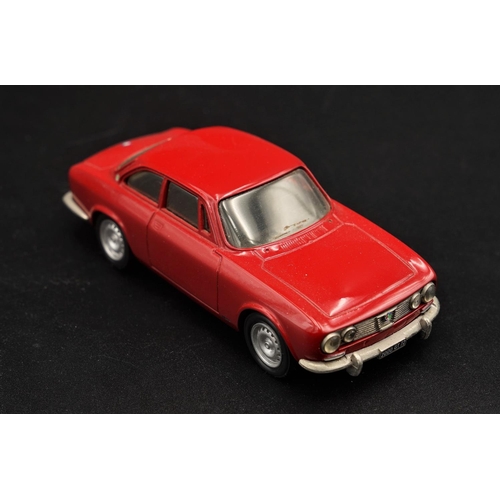 334 - ALFA-ROMEO 2000 GTV BERTONE (METAL 1700 RED) BY CENTURY MODELS  Hand made in white metal with plasti... 