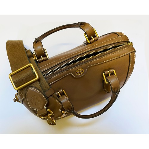 278 - A TORY BURCH DESIGNER TAN LEATHER HANDBAGwith zip closure, top handles and a removable brown fabric ... 