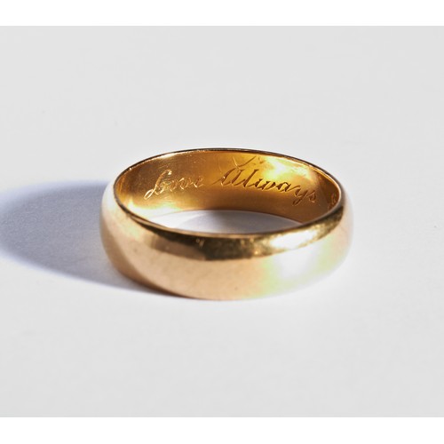 288 - A 22CT GOLD BANDthe inside being engraved 'Love Always Edward. Jol 4/7'Marked Birmingham, 22ct, 1961... 