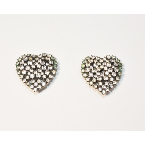 216 - A PAIR OF BUTLER AND WILSON CLEAR CRYSTAL HEART CLIP EARRINGSMarked B&WWeight 17.2gms Measure 35... 