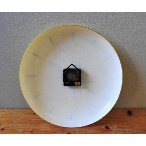 119 - BOSCH BRANDED PROMOTIONAL WALL CLOCKc. 1980s, in plastic, yellow with black baton hour markers and B... 