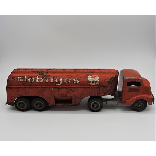 92 - 1950s SMITH-MILLAR MOBILOIL MOBILGAS TOY TRUCK1950s Smitty Toys/Smith Miller MobilOil-MobilGas Fuel ... 