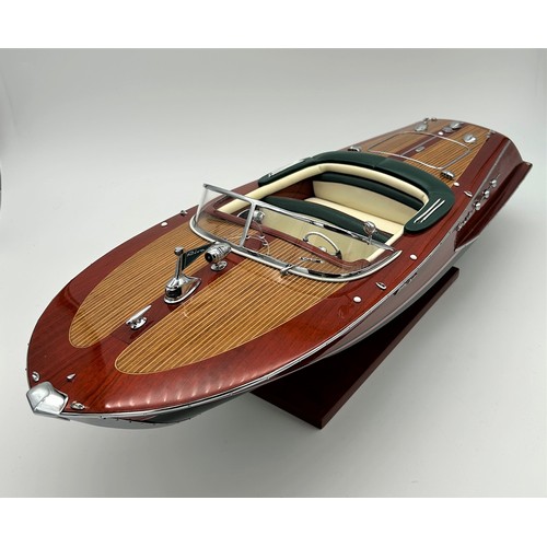10 - 1:10 SCALE RIVA ARISTON MOTORBOAT BY KIADEProduced from 1950 to 1974, and fitted with a powerful eng... 
