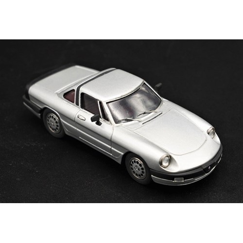 106 - A COLLECTION OF 1:43 SCALE ALFA-ROMEO MODELS BY METRO, MINICHAMPS, RIO, VEREM, BONINI, AND RECORD MI... 