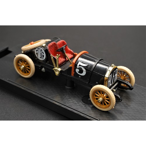 A 1:43 SCALE COLLECTION OF ALFA-ROMEO MODELS BY SOLIDO