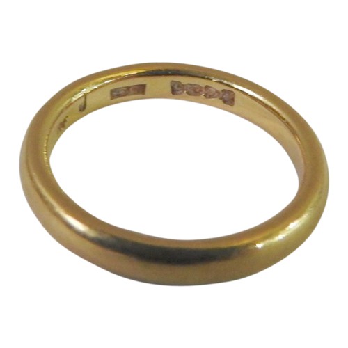 453 - A 22CT GOLD BAND RING, with domed shank, 5.2g