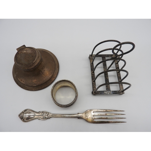 495 - A SILVER TOAST RACK, SILVER COVERED INKWELL, NAPKIN RING AND FORK, the toast rack bears the mark of ... 