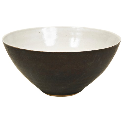 254 - DAME LUCIE RIE (1902-1995)BOWLstoneware, the exterior in manganese glaze, the white glaze interior w... 