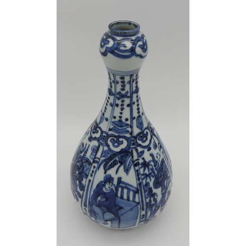 287 - A CHINESE BLUE AND WHITE GARLIC MOUTH BOTTLE VASE, 20th century, in the Ming style, 29 cm high