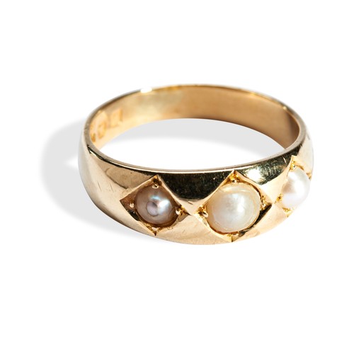 28 - A 20TH CENTURY PEARL SET THREE STONE RINGHallmarked, 18, London, 1881Ring size N 1/2Total weight 4.9... 