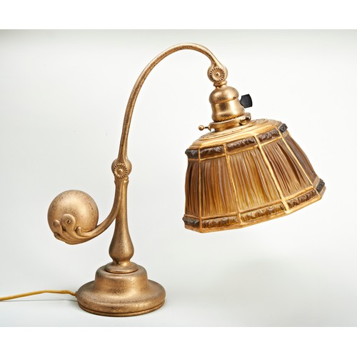 365 - A TIFFANY STUDIOS, ’FAVRILE FABRIQUE’ COUNTER BALANCE DESK LAMP, CIRCA 1915, leaded glass and gilt b... 