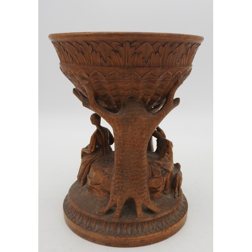 287 - AN UNUSUAL CONTINENTAL CARVED WOODEN TAZZA, EARLY 20TH CENTURY ,naturalistically modelled with the f... 