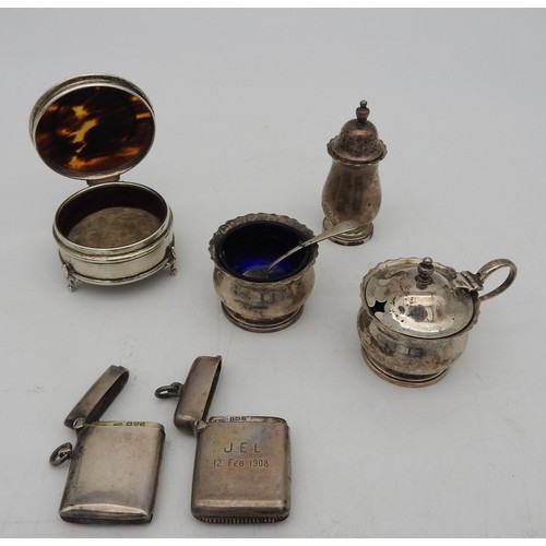 323 - A SILVER CRUET SET, TWO SILVER VESTAS AND A SILVER & TORTOISESHELL RING BOX, EARLY 20TH CENTURY,... 