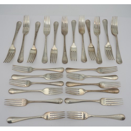 368 - A SET OF SILVER CUTLERY BY MAPPIN & WEBB, SHEFFIELD 1899, comprising 12 table forks, 12 dessert ... 