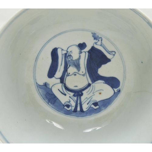 68 - BLUE AND WHITE IMMORTALS BOWLQING DYNASTYthe sides painted with immortals and their characteristic a... 