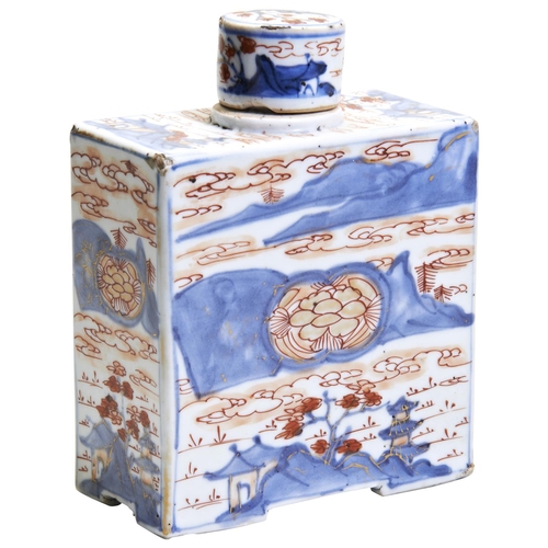 255 - A LARGE CHINESE IMARI COVERED TEA CADDYQING DYNASTY, 18TH CENTURYthe square sides decorated with mou... 