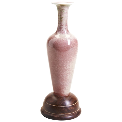 173 - PEACHBLOOM-GLAZE AMPHORA VASEKANGXI MARK, GUANGXU PERIODthe slender sides covered in a pink-blush an... 