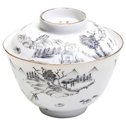 259 - A GRISAILLE-DECORATED 'LANDSCAPE' BOWL AND COVERQING DYNASTY, 19TH CENTURYthe sides painted with a c... 