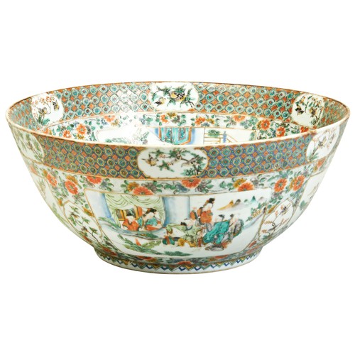 242 - LARGE CANTON FAMILLE VERTE BOWLQING DYNASTY, 19TH CENTURYdecorated with panels of courtiers37cm diam... 