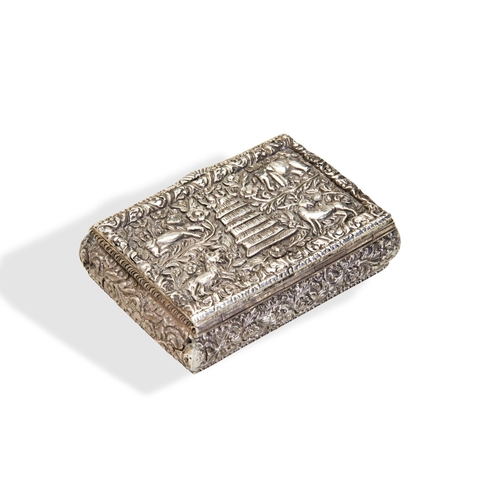 123 - A SILVER SNUFF BOX, TRICHINOPOLY C.1870. A very good quality, heavily made box decorated with the el... 