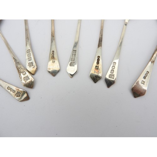 251 - AN ASSORTMENT OF SILVER TEASPOONS AND TWO CHRISTENING SETS, early 20th century, some of the teaspoon... 