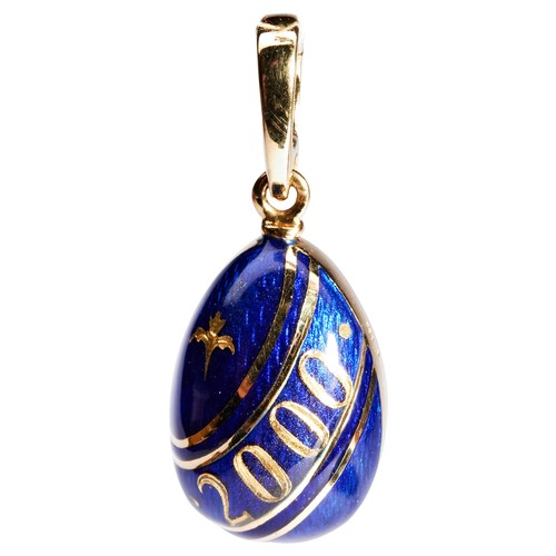 281 - A FABERGÉ BLUE ENAMEL MILLENIUM PENDANTthe guilloche enamel decorated with '2000' and fleur de lys d... 