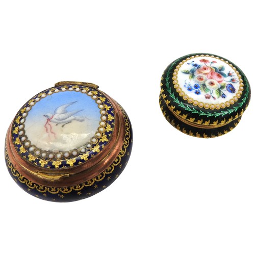 637 - TWO VINTAGE FRENCH ENAMELLED PILL BOXES, CIRCA 1920, the larger a cobalt blue circular box decorated... 