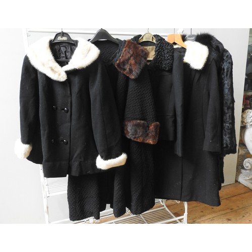 663 - VARIOUS VINTAGE COATS, INCLUDING A LEN ARTEL ‘CACOON’ COAT WITH FUR COLLAR, A BLACK WOOL COAT WITH M... 