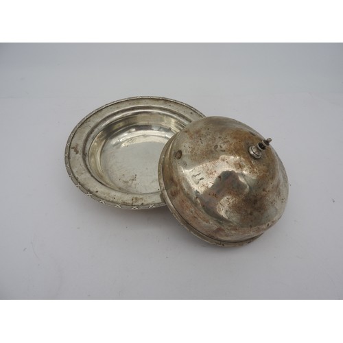 837 - A SILVER MUFFIN DISH AND COVER, circular form with cushion domed cover, marked Sheffield 192118 cm d... 