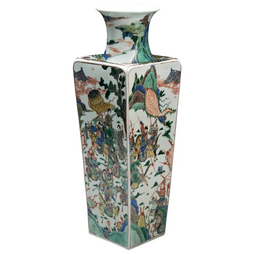 25 - IMPRESSIVE FAMILLE VERTE SQUARE-SECTIONED VASE KANGXI PERIOD (1662-1722)康熙五彩歷史人物故事圖紋四方瓶this tall and... 