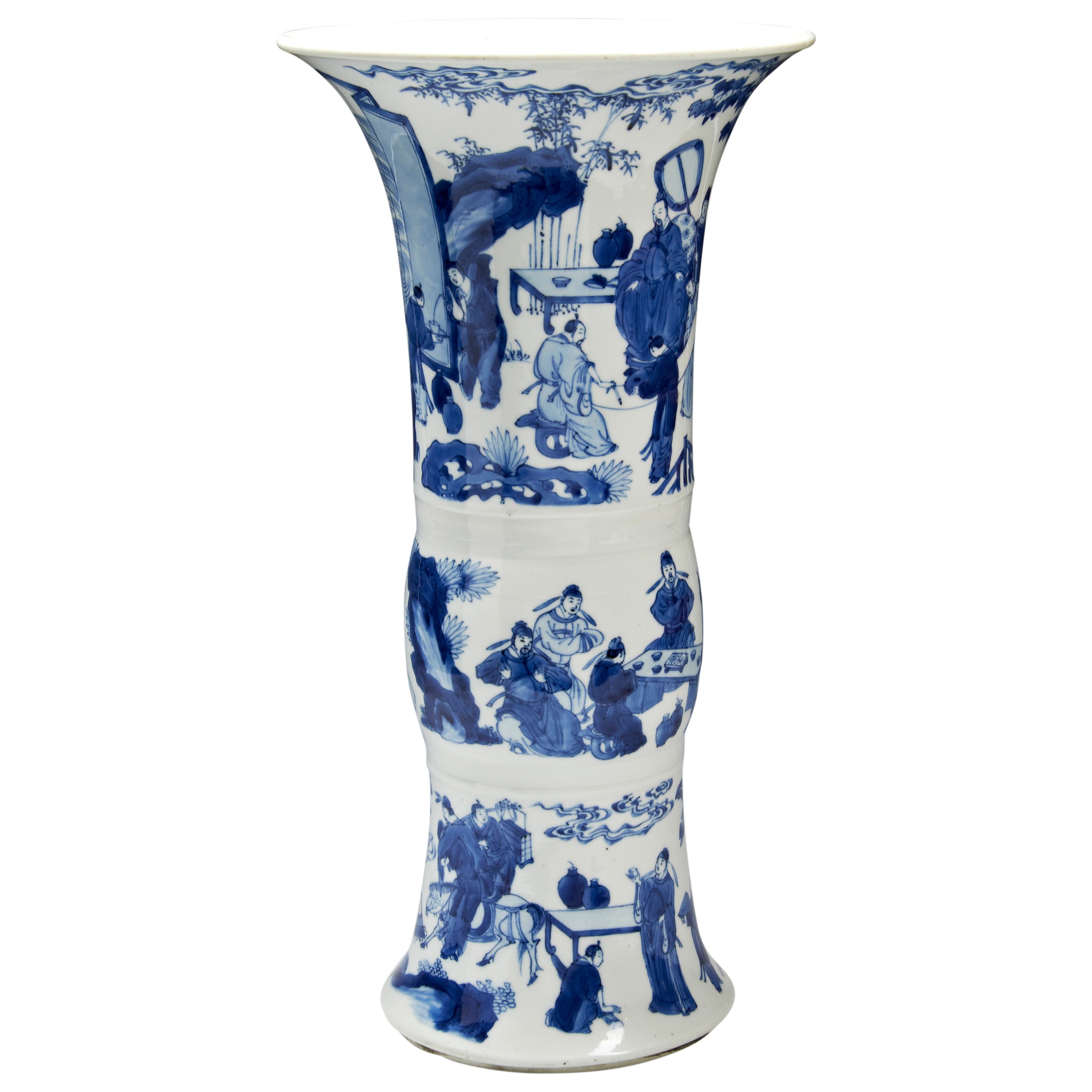 A FINE BLUE AND WHITE GU-SHAPED VASE KANGXI PERIOD (1662-1722)康熙 