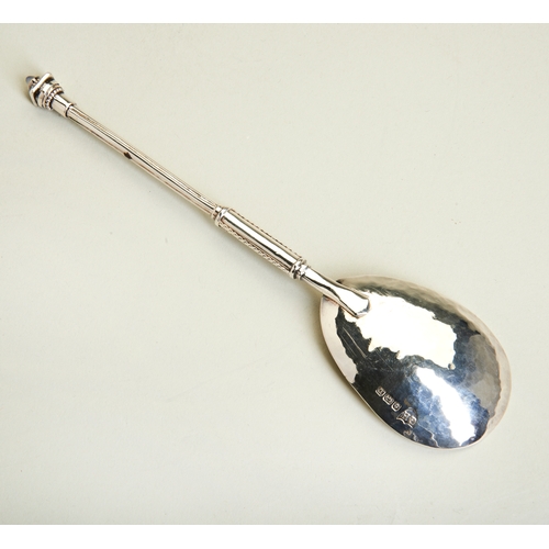 14 - A CASED ARTS & CRAFTS SPOON, GEORGE HUNT, BIRMINGHAM 1928. A handmade arts and crafts spoon deco... 