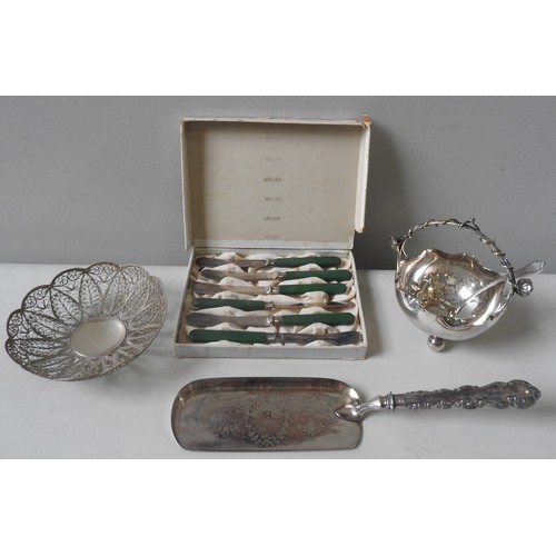 421 - A SILVER PLATED SUGAR BASKET AND SIFTING SPOON, FILIGREE BOWL AND CRUMB SCOOP, the basket with an at... 