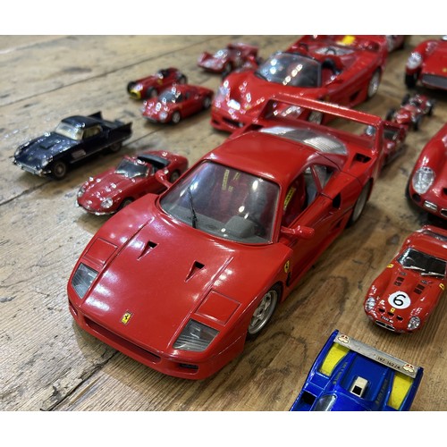 522 - FERRARI MODEL CAR COLLECTION Five 1:18 scale Ferrari models by Bburago (F40, F50, 250 GTO and 250 Te... 