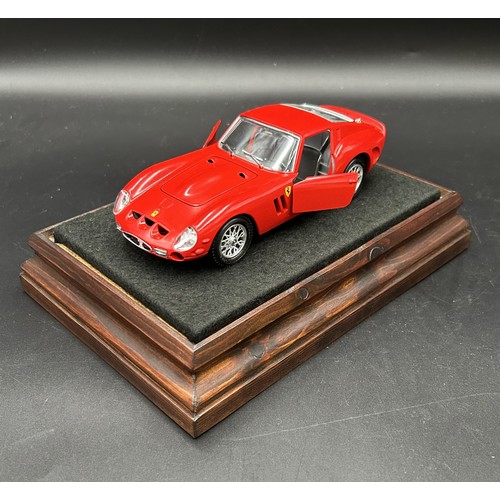 522 - FERRARI MODEL CAR COLLECTION Five 1:18 scale Ferrari models by Bburago (F40, F50, 250 GTO and 250 Te... 