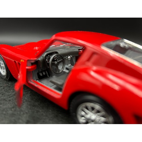 522 - FERRARI MODEL CAR COLLECTION Five 1:18 scale Ferrari models by Bburago (F40, F50, 250 GTO and 250 Te... 